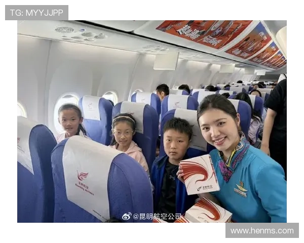 昆航空乘与玉昆球星携手演绎创意广告 携手飞翔传递乘机小贴士欢乐时光 昆航空乘与玉昆球星携手演绎创意广告 携手飞翔传递乘机小贴士欢乐时光